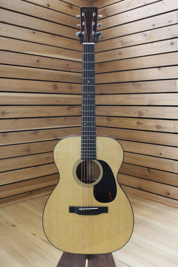 Martin 00-18 Standard Series (2025) *Free Shipping in the US*